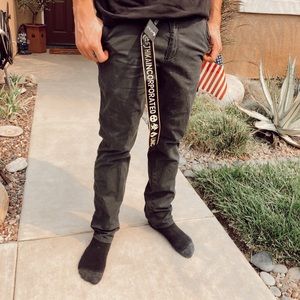 men’s vans black khaki pant